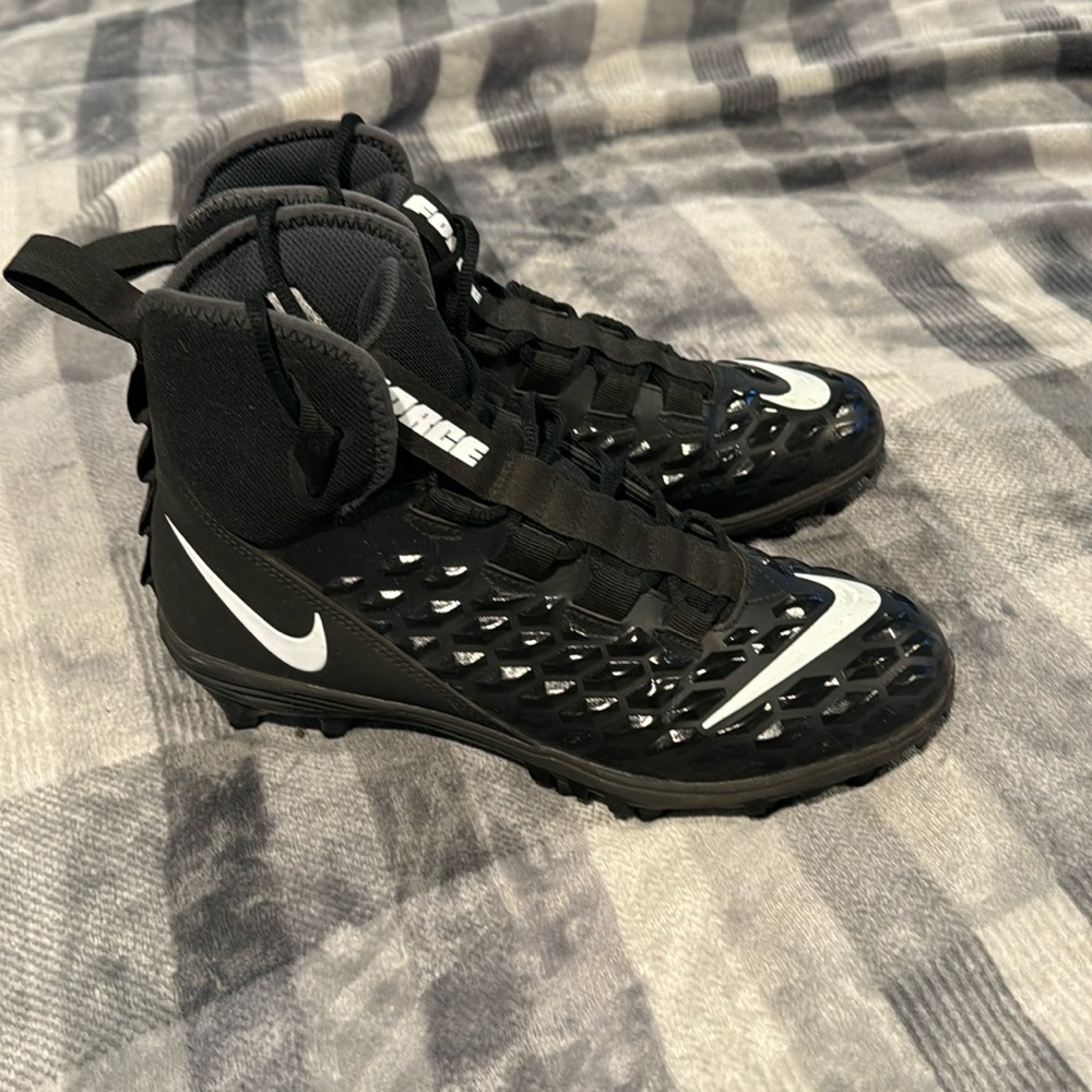 Nike force savage cleats men’s size 8
